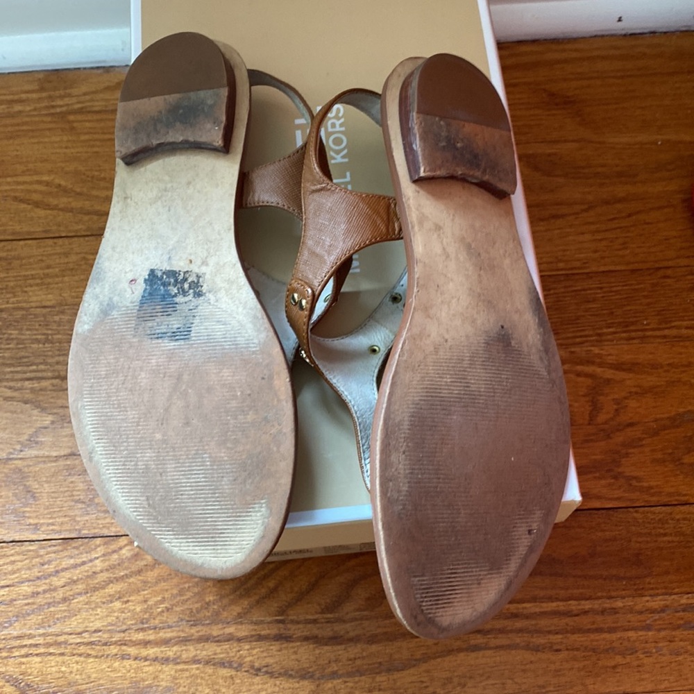 Michael Kors Plate Thong Sandals (Size 5.5) - Picture 5 of 6
